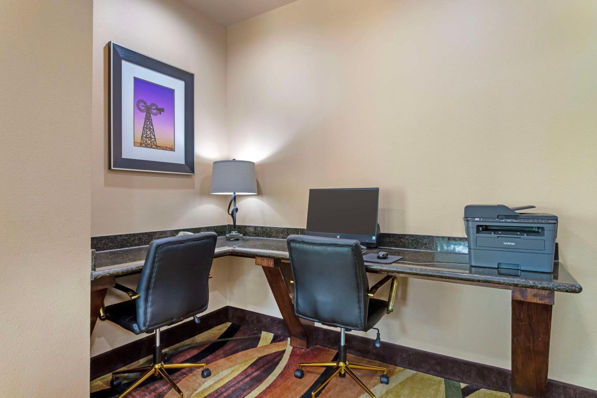 Best Western Plus & Hotel Goliad