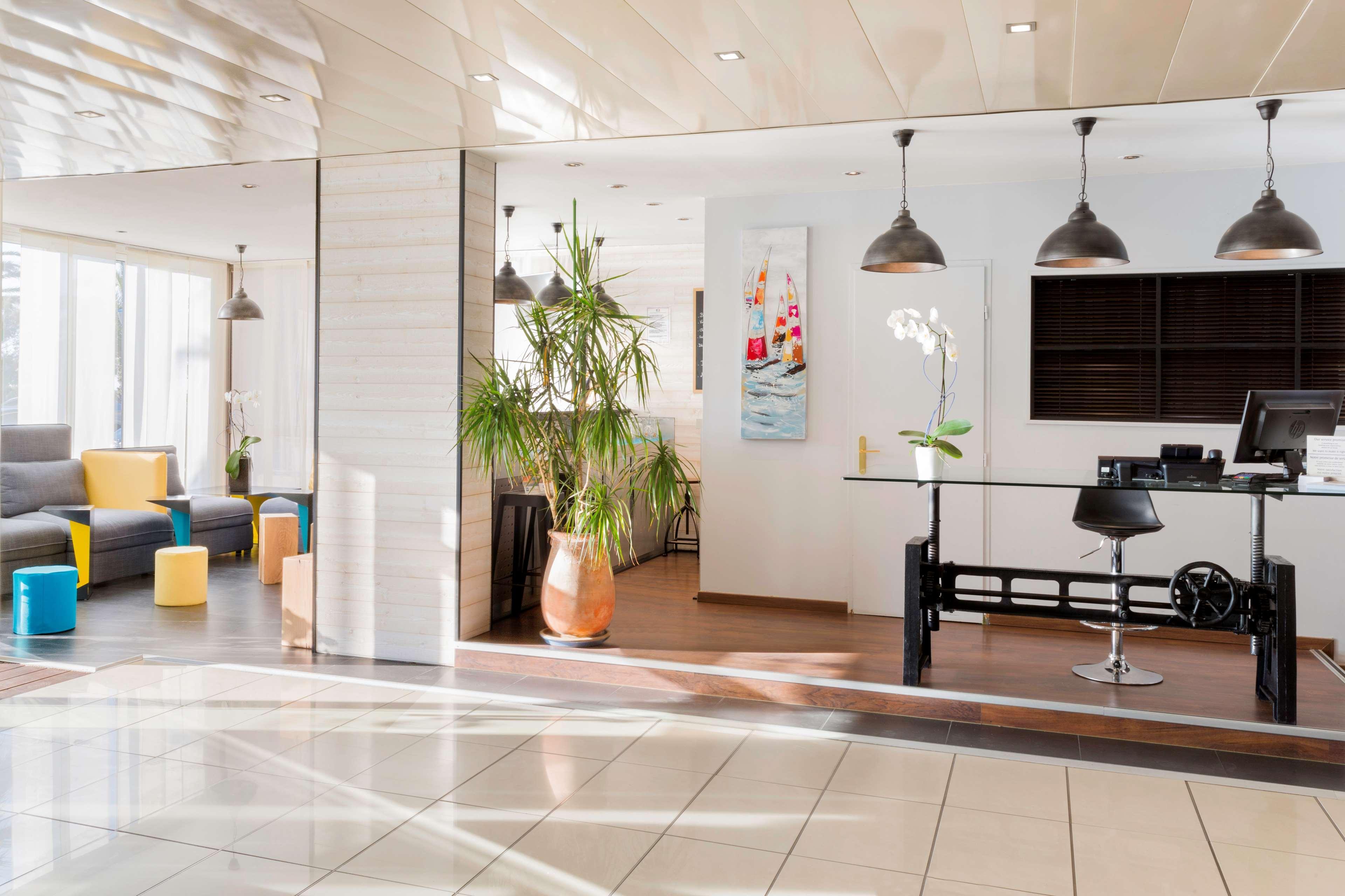 Best Western Plus & Hotel