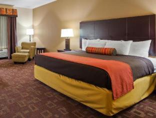 Best Western Plus & Hotel