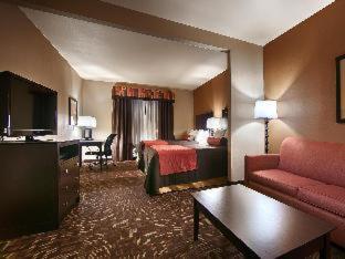 Western & Hotel 3*
