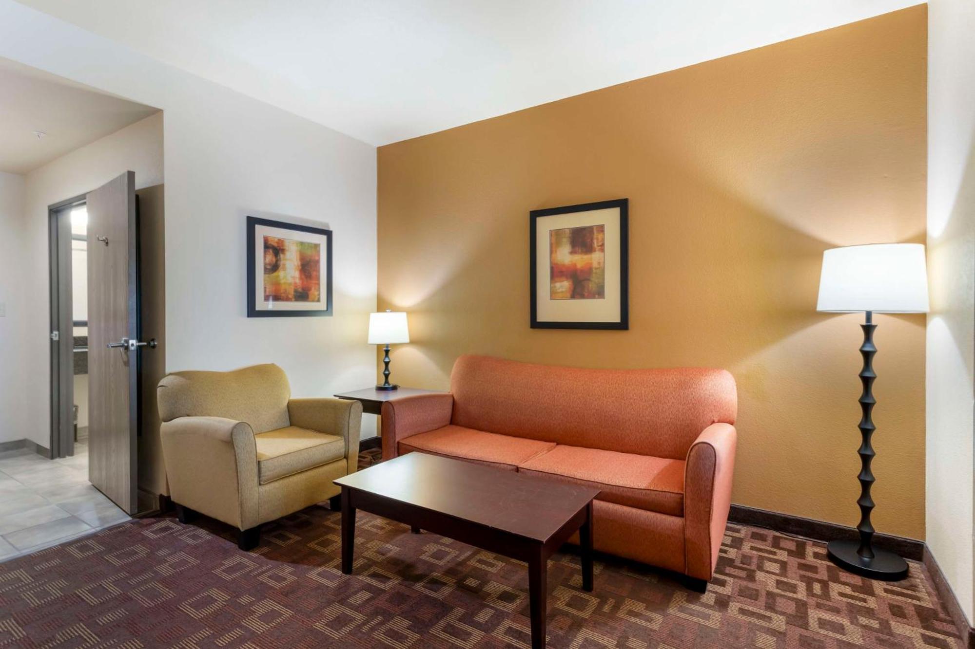 Western & Hotel Goliad