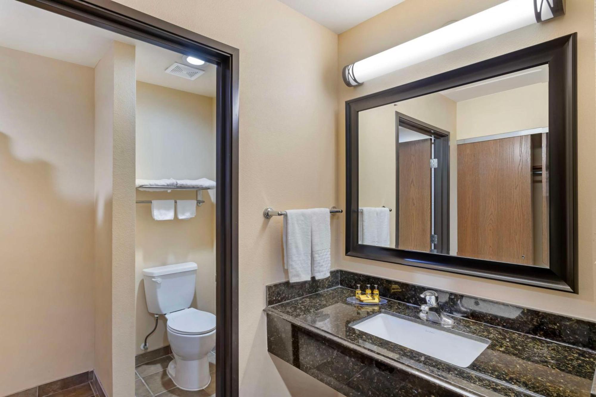 Western & Hotel Goliad