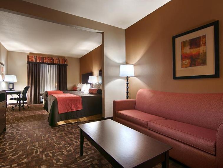 Western & Hotel 3*